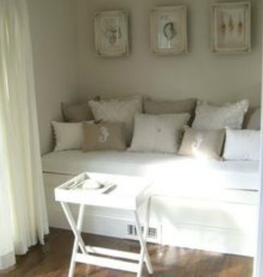 Small Bedroom Decorating Ideas For Home Staging