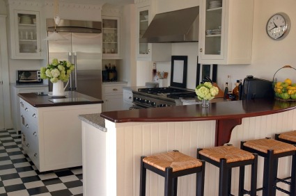 Cleaning Kitchen Cabinets