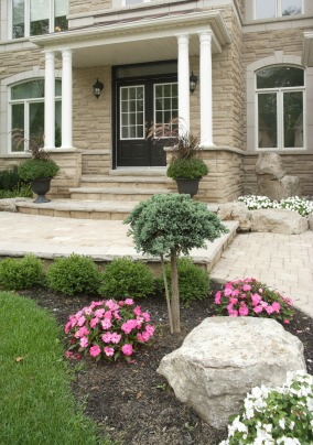 Pictures of your home exterior should definitely be included online.